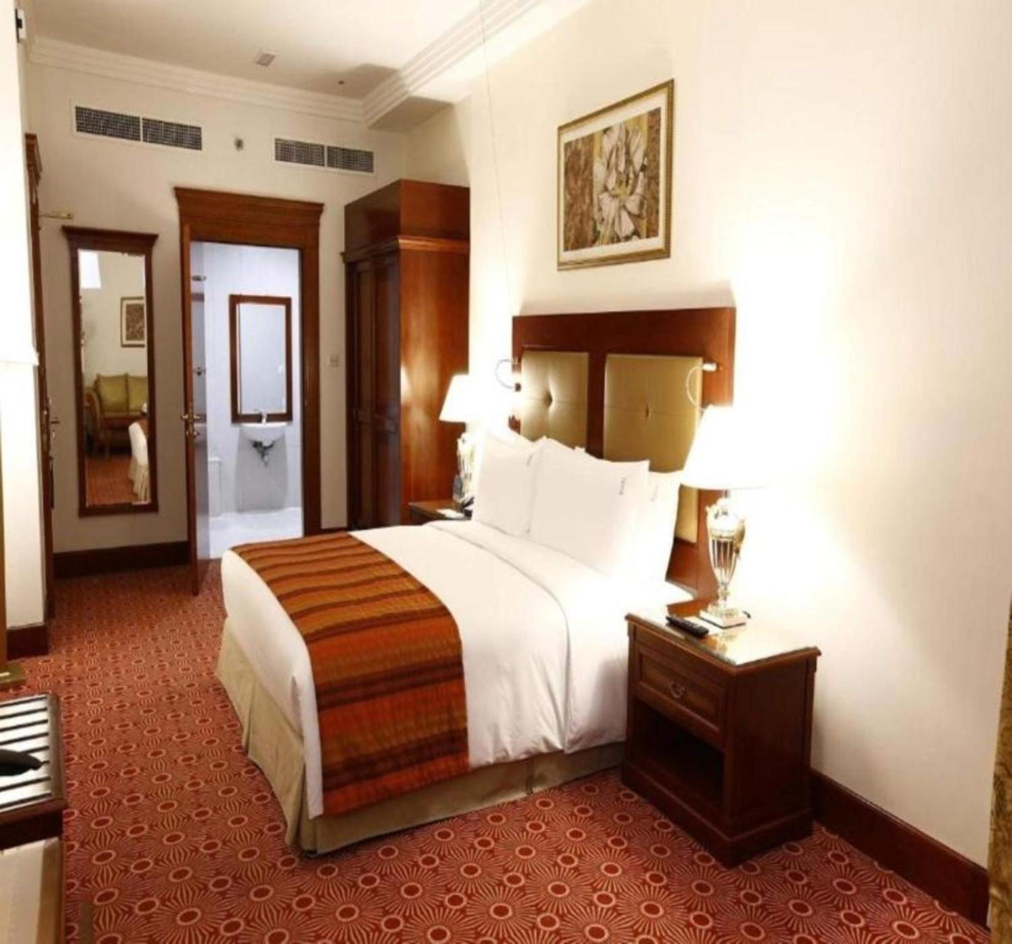 International Bur Juman By Sunday 5*